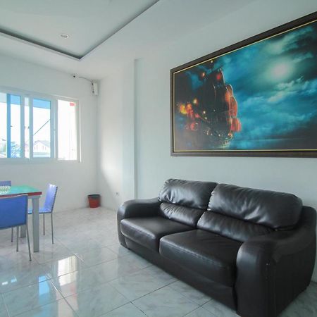 Oyo 1825 Marcopolo Homestay Pekanbaru Εξωτερικό φωτογραφία