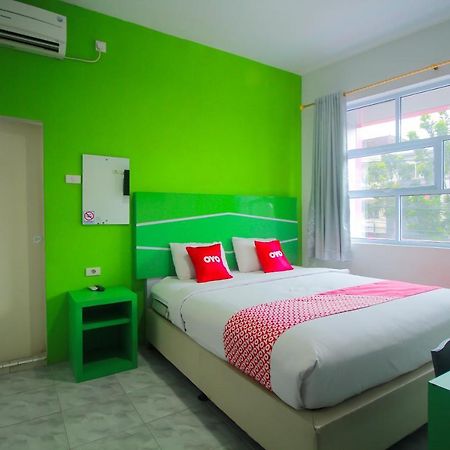Oyo 1825 Marcopolo Homestay Pekanbaru Εξωτερικό φωτογραφία