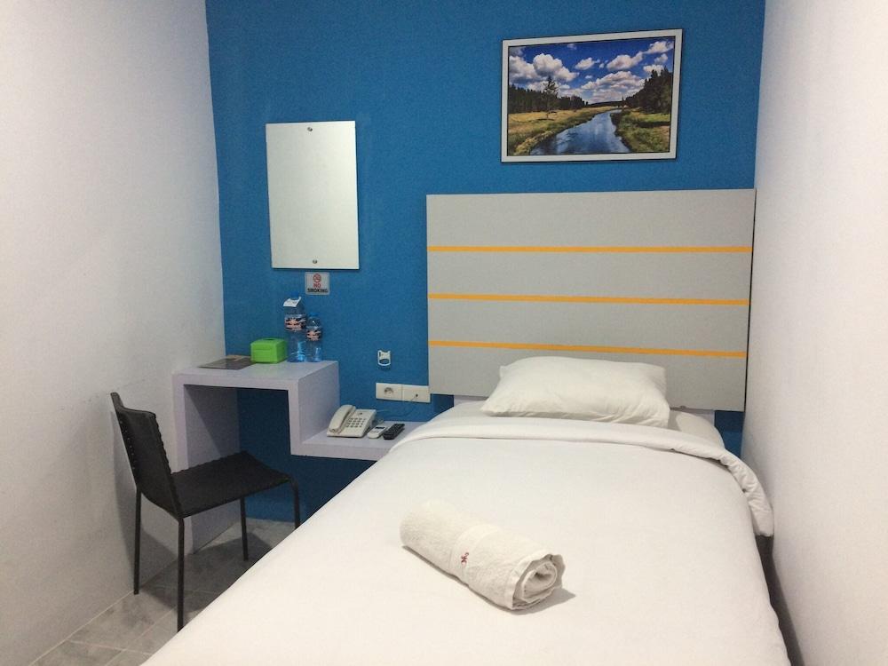 Oyo 1825 Marcopolo Homestay Pekanbaru Εξωτερικό φωτογραφία