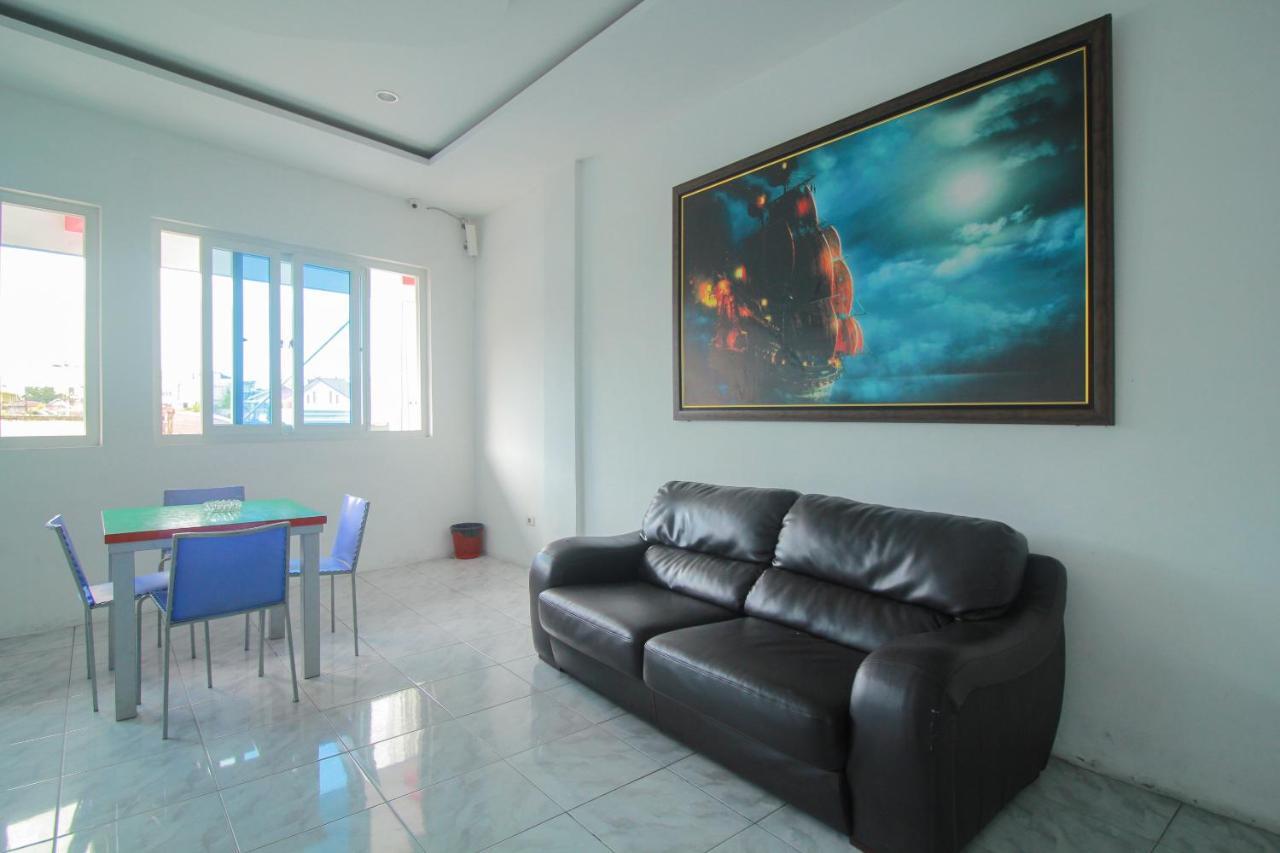 Oyo 1825 Marcopolo Homestay Pekanbaru Εξωτερικό φωτογραφία