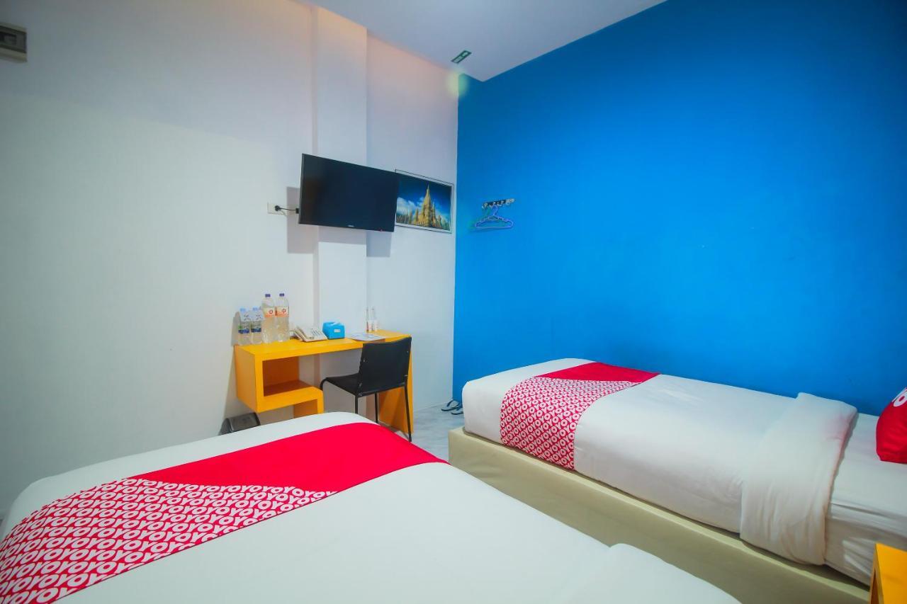 Oyo 1825 Marcopolo Homestay Pekanbaru Εξωτερικό φωτογραφία