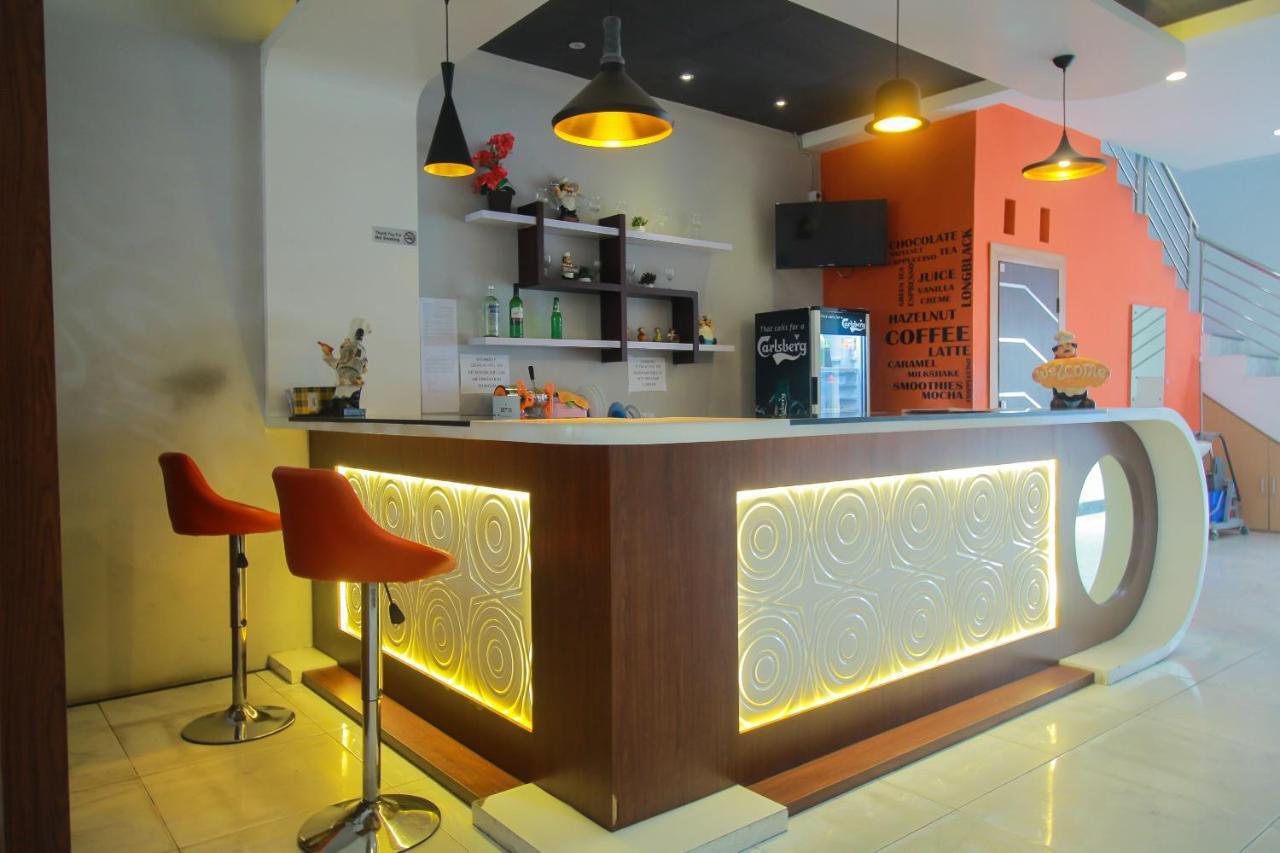 Oyo 1825 Marcopolo Homestay Pekanbaru Εξωτερικό φωτογραφία