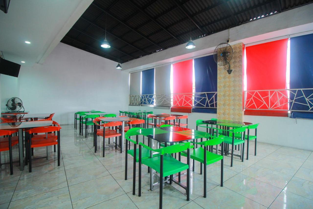 Oyo 1825 Marcopolo Homestay Pekanbaru Εξωτερικό φωτογραφία